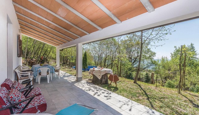 Stunning home in Dolenja Vas with WiFi