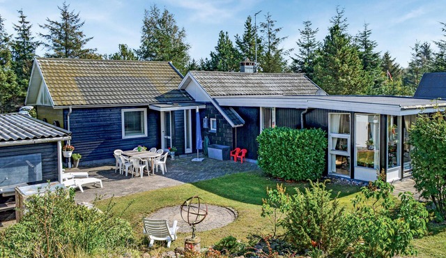Stunning home in Ebeltoft with WiFi