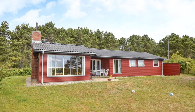 Stunning home in Ebeltoft with WiFi