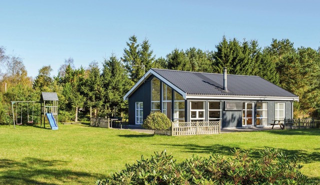 Stunning home in Ebeltoft with sauna