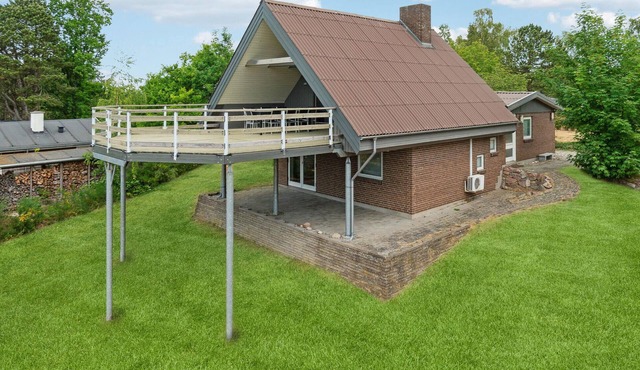 Stunning home in Ebeltoft with WiFi