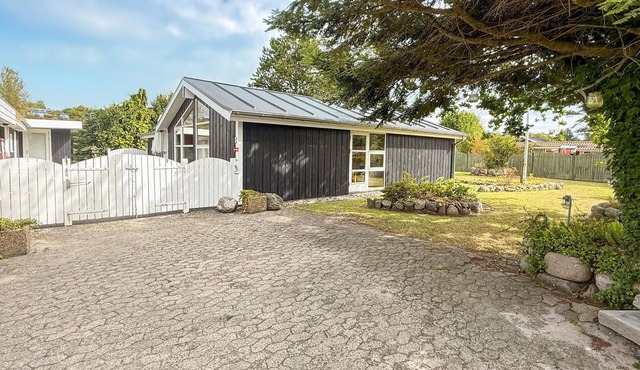 Stunning home in Ebeltoft with WiFi