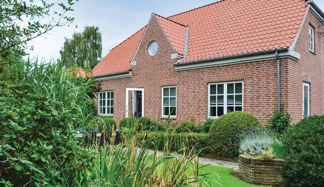 Stunning home in Egå with kitchen