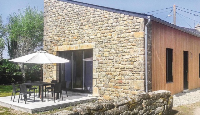 Stunning home in Erdeven with WiFi