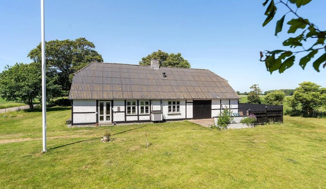 Stunning home in Errindlev with WiFi