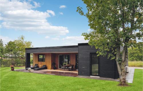 Stunning Home In Fårvang With Wifi