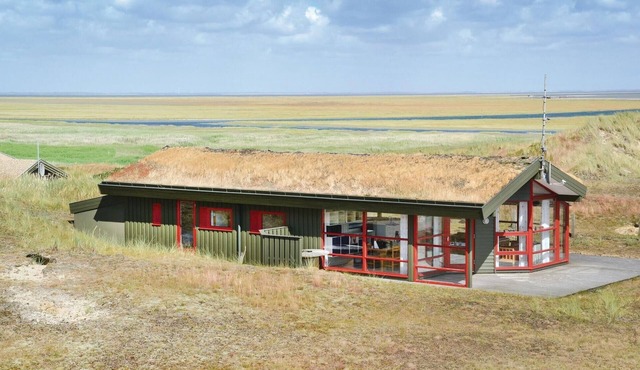 Stunning home in Fanø with kitchen