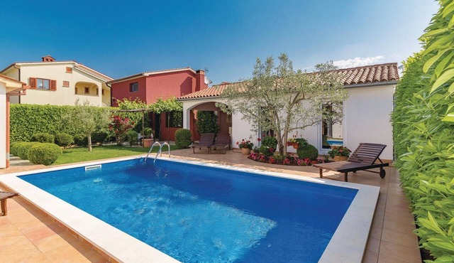 Stunning home in Fazana with WiFi