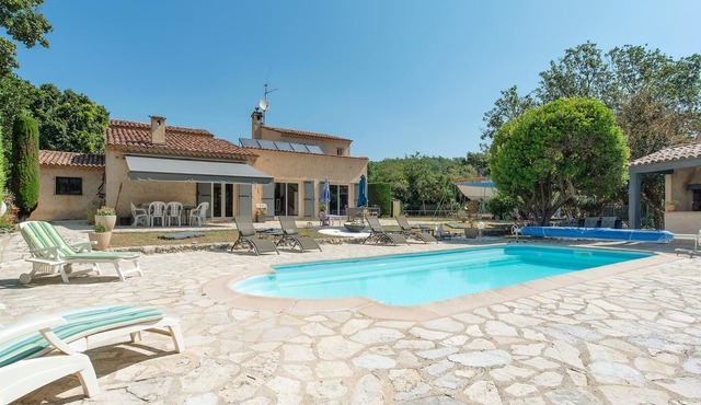 Stunning home in Saint Cezaire