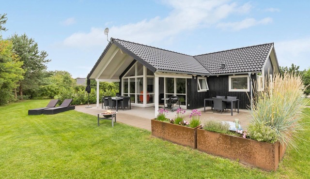 Stunning home in Glesborg with kitchen