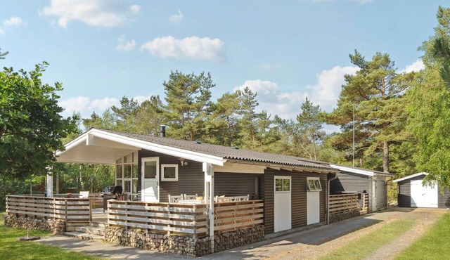 Stunning home in Glesborg with WiFi