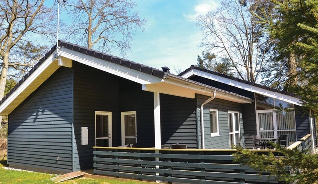 Stunning home in Græsted with kitchen