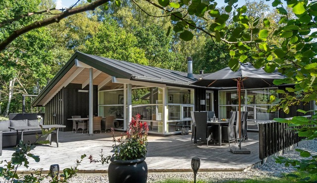 Stunning home in Grenaa with kitchen