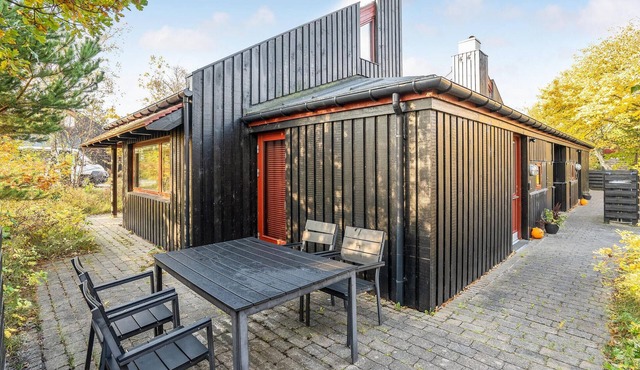 Stunning home in Grenaa with kitchen
