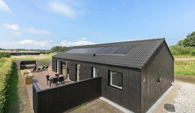 Stunning home in Grenaa with sauna