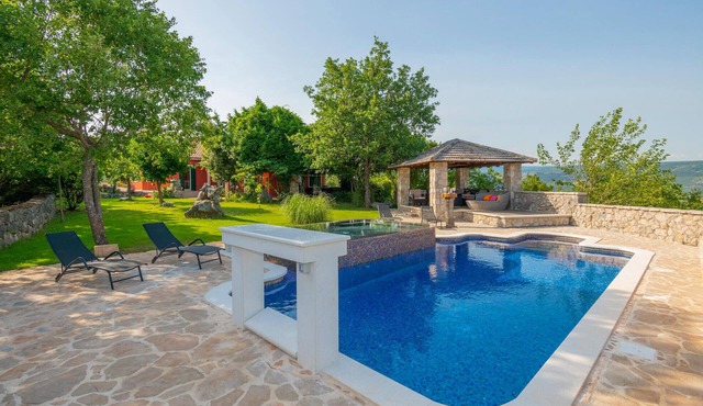 Stunning home in Grubine