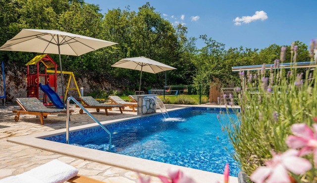 Stunning home in Grubine