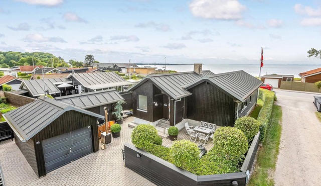Stunning home in Haderslev with WiFi