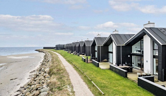 Stunning home in Hadsund with WiFi