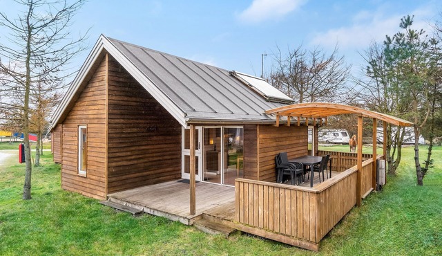 Stunning home in Hanstholm with WiFi