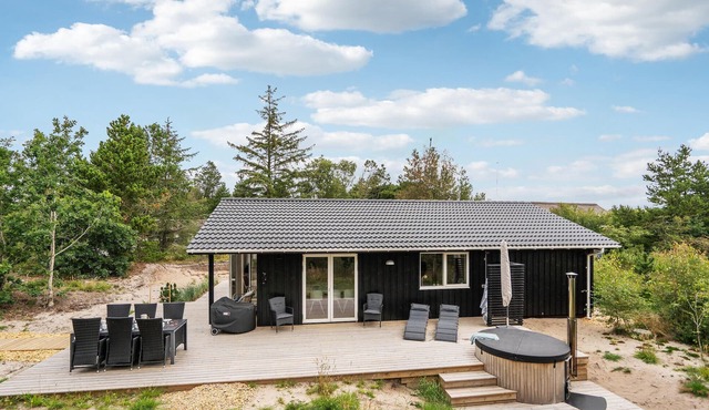 Stunning home in Henne with kitchen
