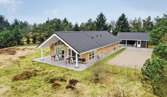 Stunning home in Herning with WiFi