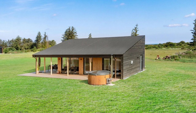 Stunning home in Hjørring with WiFi