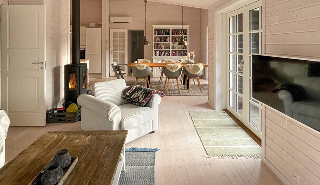 Stunning home in Højby with WiFi