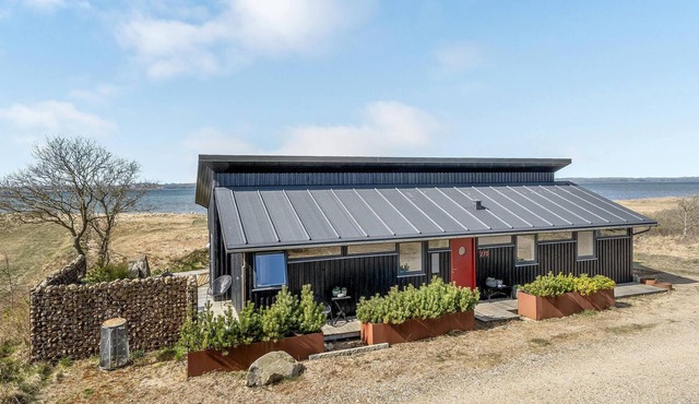 Stunning home in Højslev with kitchen