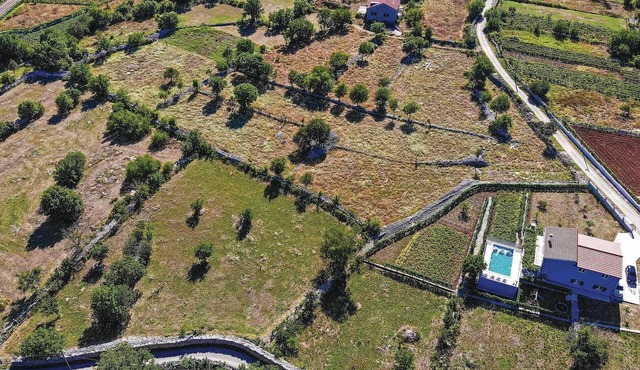 Stunning home in Primorki Dolac