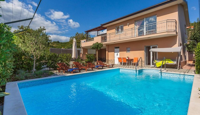 Stunning home in Prolozac Donji