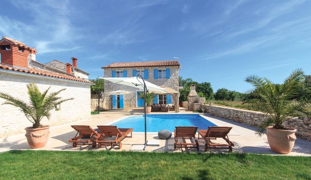 Stunning home in Hrboki