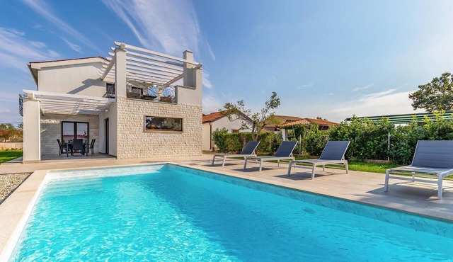 Stunning home in Hrboki