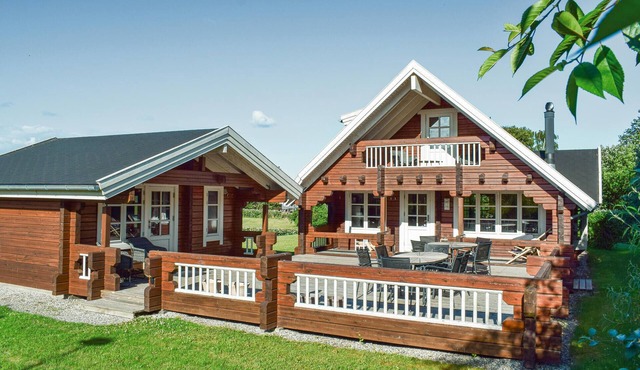 Stunning home in Humble with sauna
