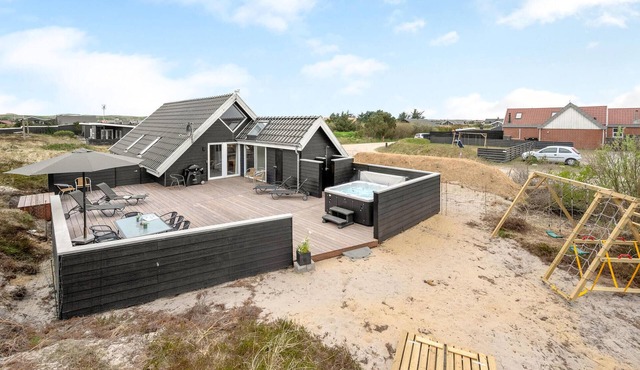 Stunning home in Hvide Sande with sauna