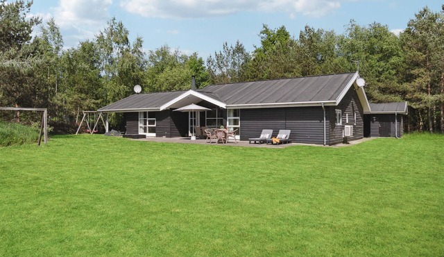 Stunning home in Jerup with kitchen