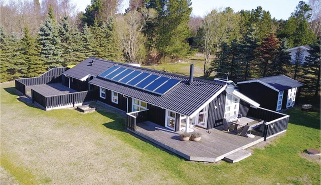 Stunning Home In Jerup With 3 Bedrooms, Wifi And Private Swimming Pool