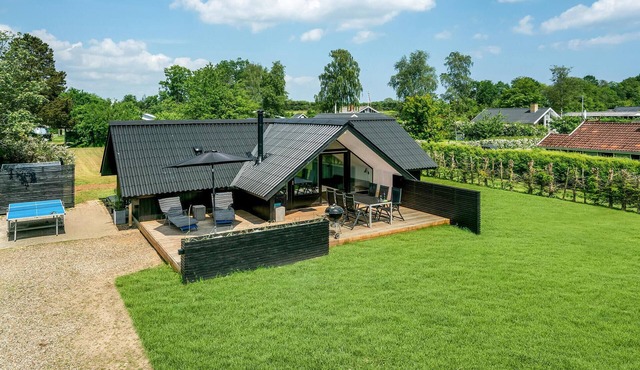 Stunning home in Juelsminde with WiFi