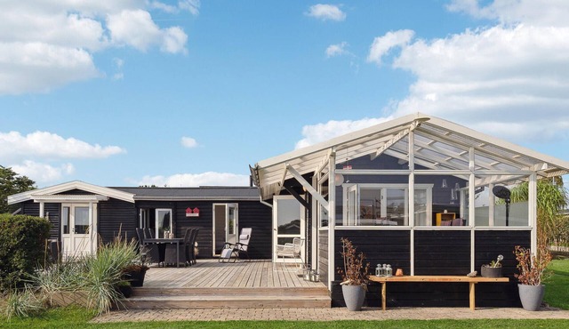 Stunning home in Juelsminde with WiFi