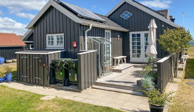 Stunning home in Juelsminde with WiFi