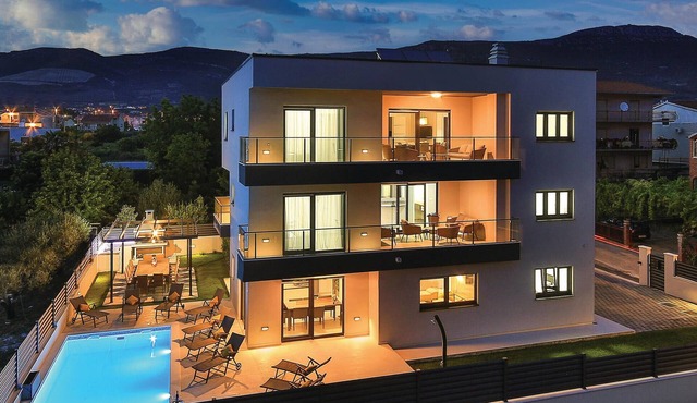 Stunning home in Kastel Novi