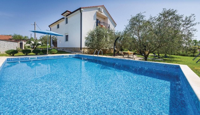 Stunning home in Kakma