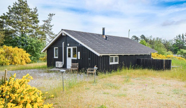 Stunning home in Knebel with kitchen