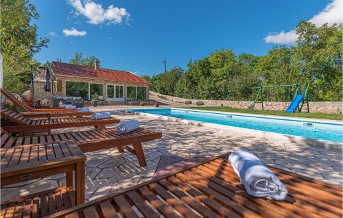 Stunning Home In Knin