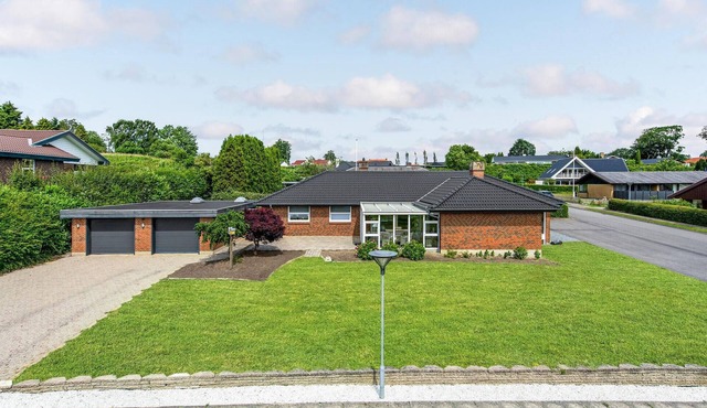 Stunning home in Kruså with WiFi