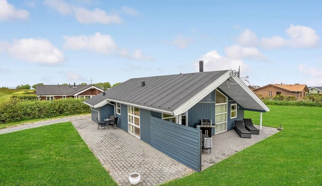 Stunning home in Lemvig with WiFi