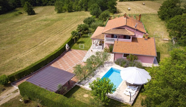 Stunning home in Livaki