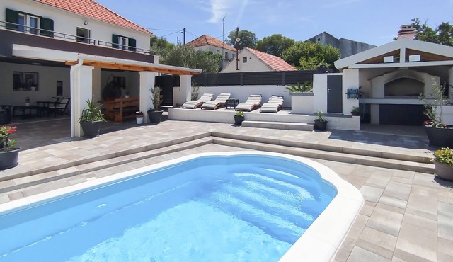 Stunning home in Ljubitovica