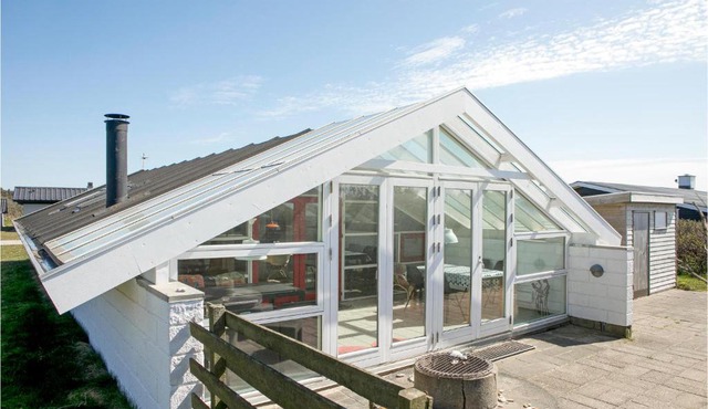 Stunning Home In Lkken With 3 Bedrooms, Sauna And Wifi