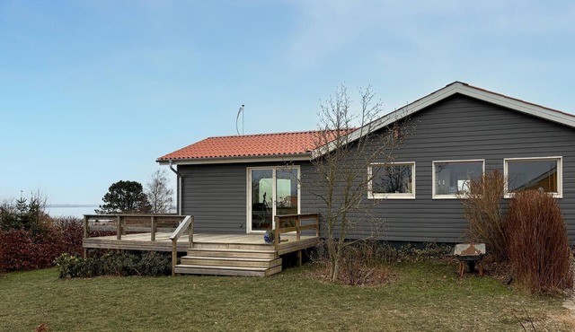 Stunning home in Løgstrup with WiFi